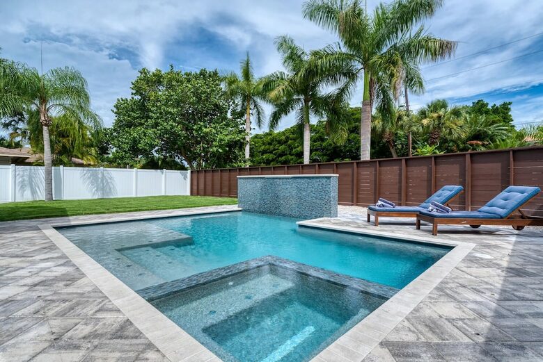 Lido Beach Gulf Getaway with a Pool - Lido Key, Florida