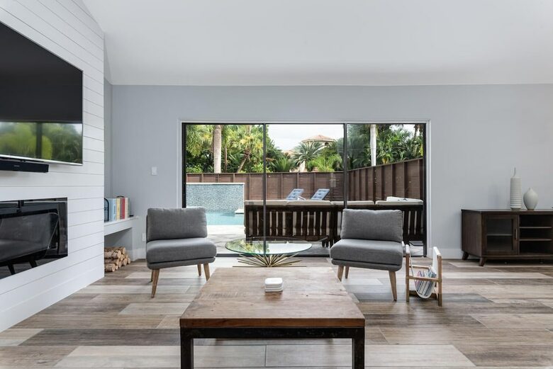 Lido Beach Gulf Getaway with a Pool - Lido Key, Florida