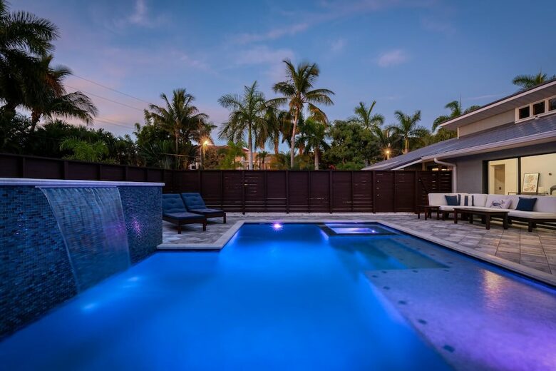 Lido Beach Gulf Getaway with a Pool - Lido Key, Florida