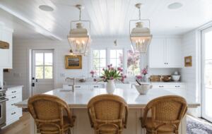 Stunning Sonoma Farmhouse with Pool and Vineyard Views - Petaluma, California