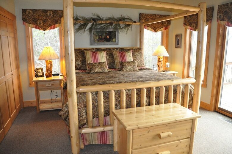 Luxury Log Home Overlooking Lake Glenville - Cullowhee, North Carolina