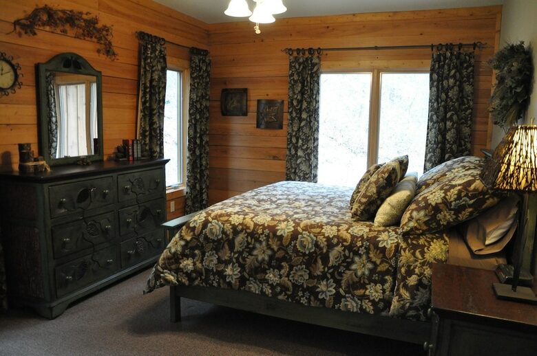 Luxury Log Home Overlooking Lake Glenville - Cullowhee, North Carolina