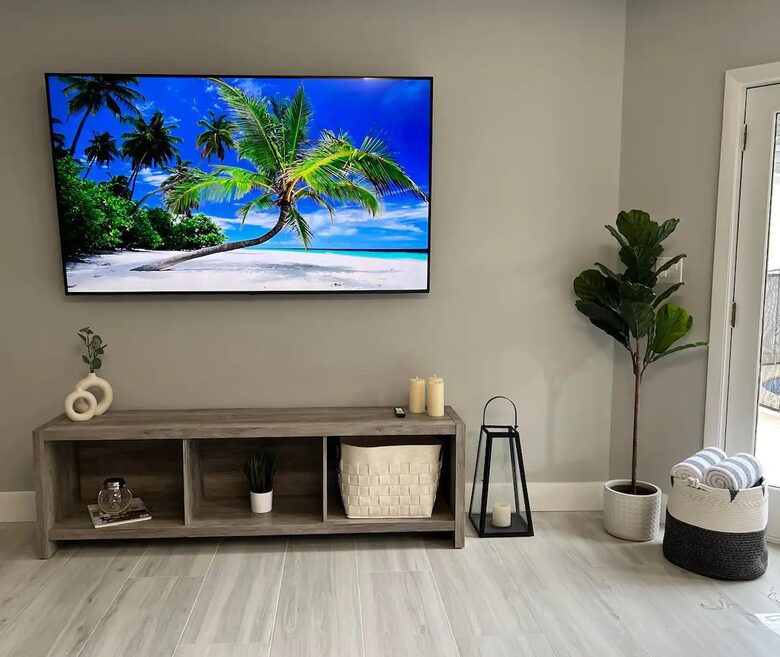 Two Beautiful East Fort Lauderdale Villas with a Private Pool - Fort Lauderdale, Florida