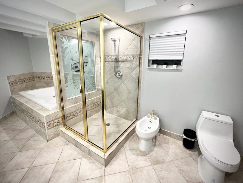 Two Beautiful East Fort Lauderdale Villas with a Private Pool - Fort Lauderdale, Florida