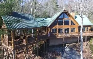 Luxury Log  Home Overlooking Lake Glenville - Cullowhee, North Carolina