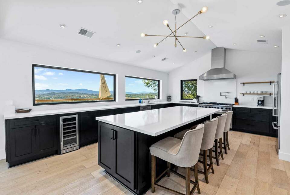 Stunning Shadybrook Lane - Napa, California