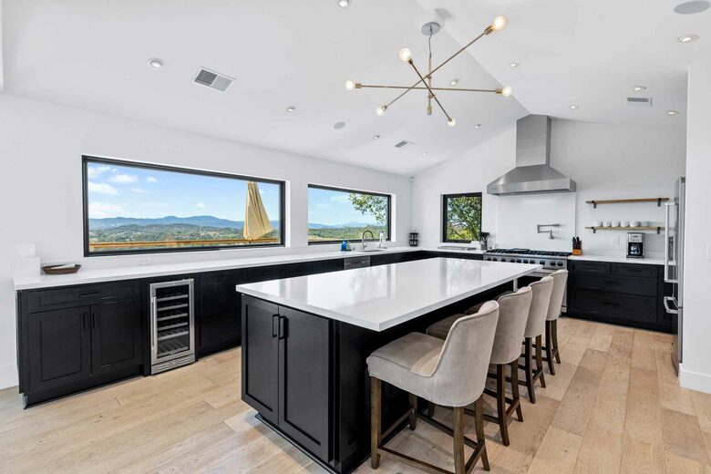 Stunning Shadybrook Lane - Napa, California