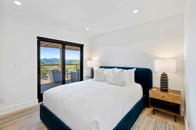 Stunning Shadybrook Lane - Napa, California