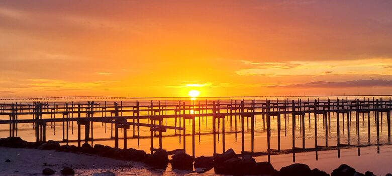 High Times bayfront with pier, swimming pool and 2 hot tubs on #1 Beach in America - St George Island, Florida