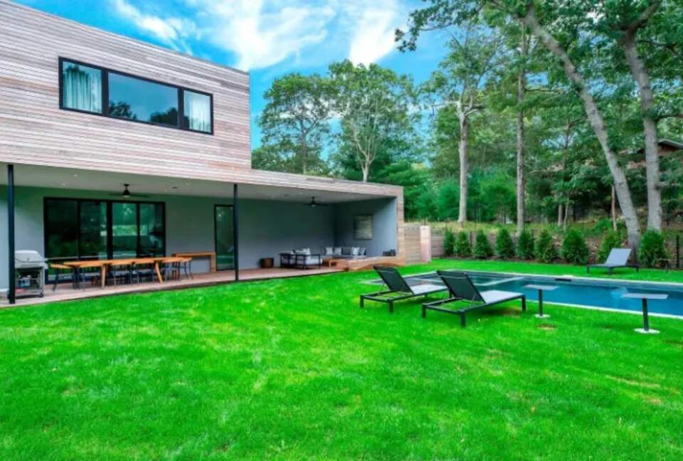 5 Quadrant Hill Road - East Hampton, New York