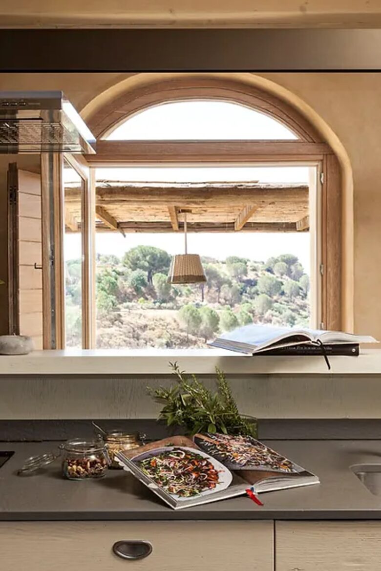 Kitchen bar