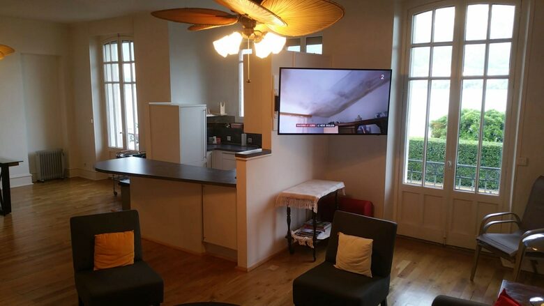 Lake Annecy Villa With Stunning Views and Private Beach - Annecy, France
