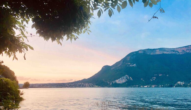 Lake Annecy Villa With Stunning Views and Private Beach - Annecy, France