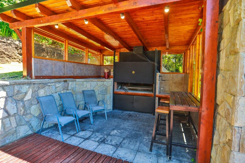 Patagonia Luxury Lakefront Home - San Carlos de Bariloche, Argentina