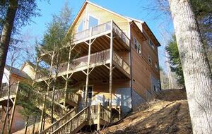 Norris Lake Waterfront Cabin - Sleeps 25 - La Follette, Tennessee