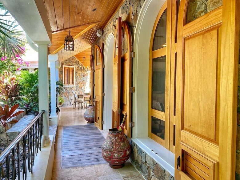 Luxury 7 bedroom Waterfront Villa - Great Camanoe Island, Virgin Islands, British