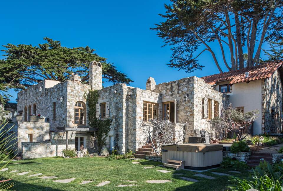 Seastone Villa By The Sea - Carmel By the Sea, United States
