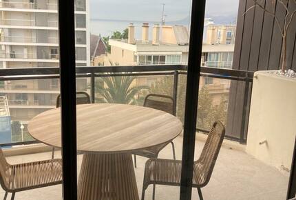 Fantastic apartment steps from Promenade La Croisette - Cannes, France