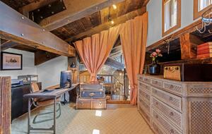 Quintessential Mountain Chalet On 10 Acres - Truckee, California