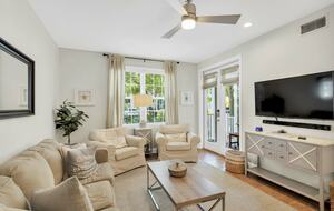Charming 2 Bedroom 30A Beach Retreat - Santa Rosa Beach, Florida