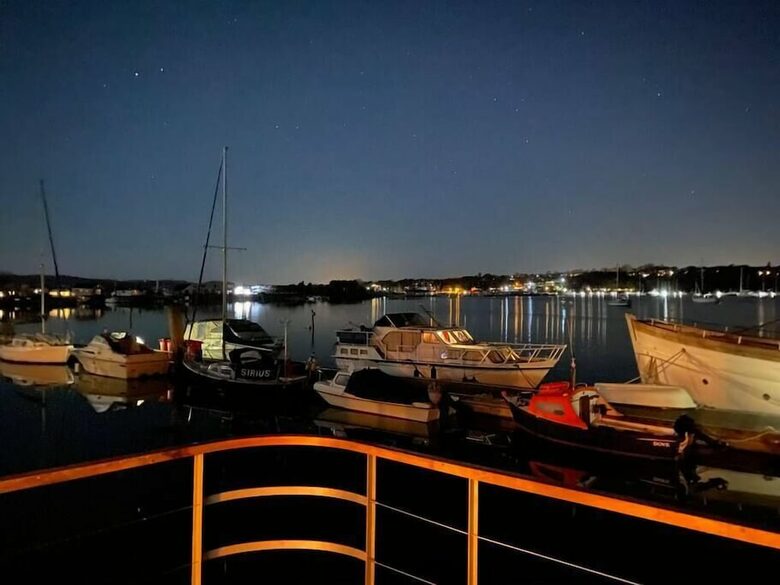 Bembridge Houseboat "Eleuthera" - Bembridge, United Kingdom
