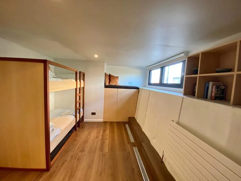Bembridge Houseboat "Eleuthera" - Bembridge, United Kingdom