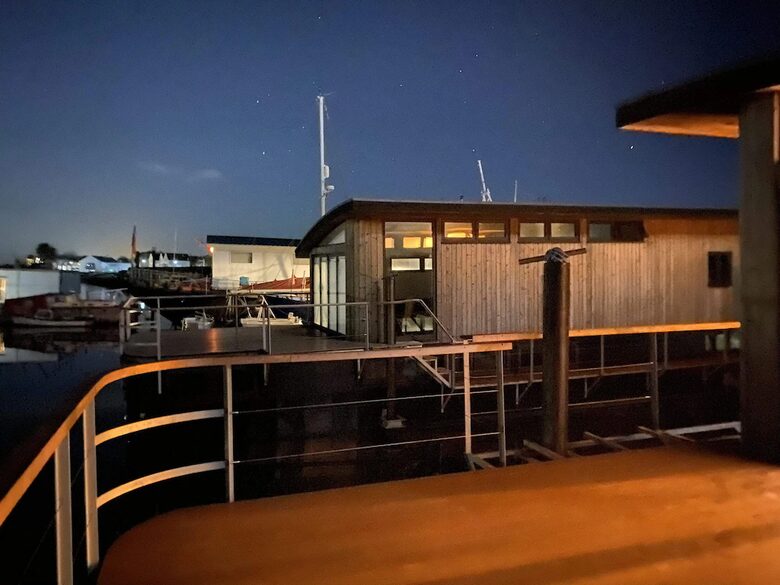 Bembridge Houseboat "Eleuthera" - Bembridge, United Kingdom
