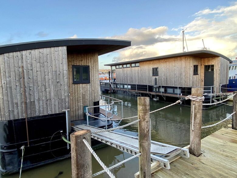 Bembridge Houseboat "Eleuthera" - Bembridge, United Kingdom