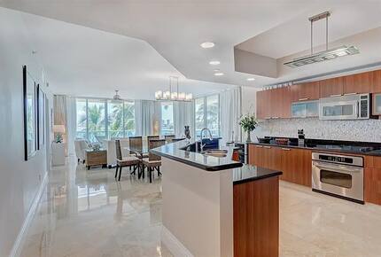 Palm Beach Marina Grande Retreat - Riviera Beach, Florida