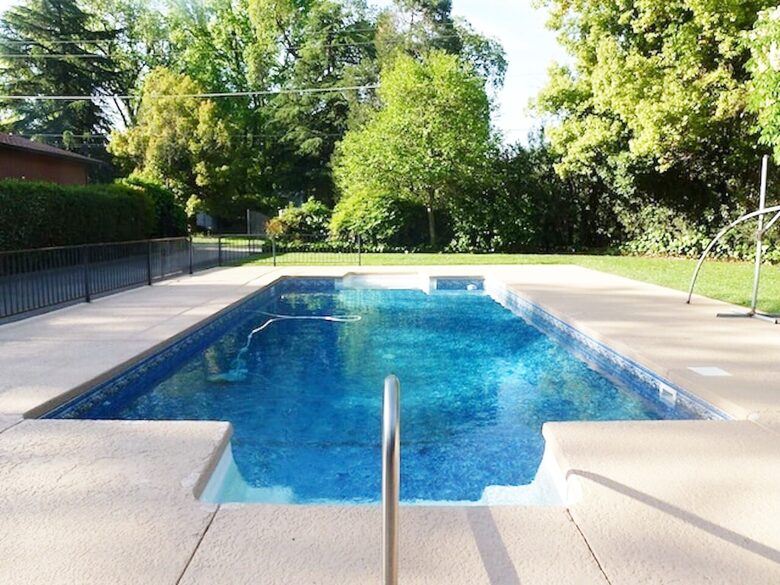 Northern California River Retreat Overlooking the Sacramento River near Redding - Anderson, California