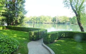 Northern California River Retreat Overlooking the Sacramento River near Redding - Anderson, California
