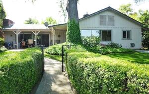 Northern California River Retreat Overlooking the Sacramento River near Redding - Anderson, California