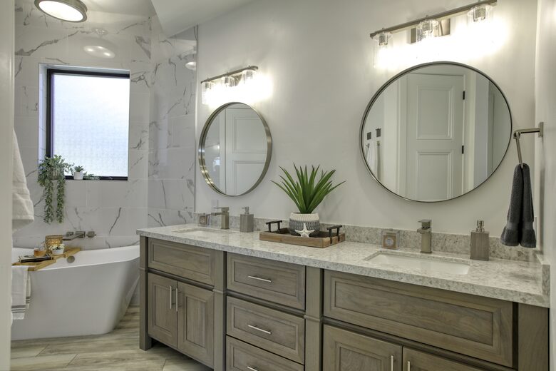 Cobbo's Beach House | With hot tubs, views, and just steps to the beach! - Avila Beach, California