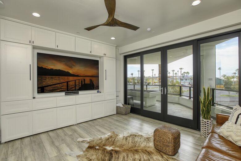 Cobbo's Beach House | With hot tubs, views, and just steps to the beach! - Avila Beach, California