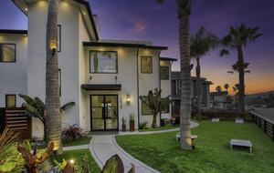 Cobbo's Beach House | With hot tubs, views, and just steps to the beach! - Avila Beach, California