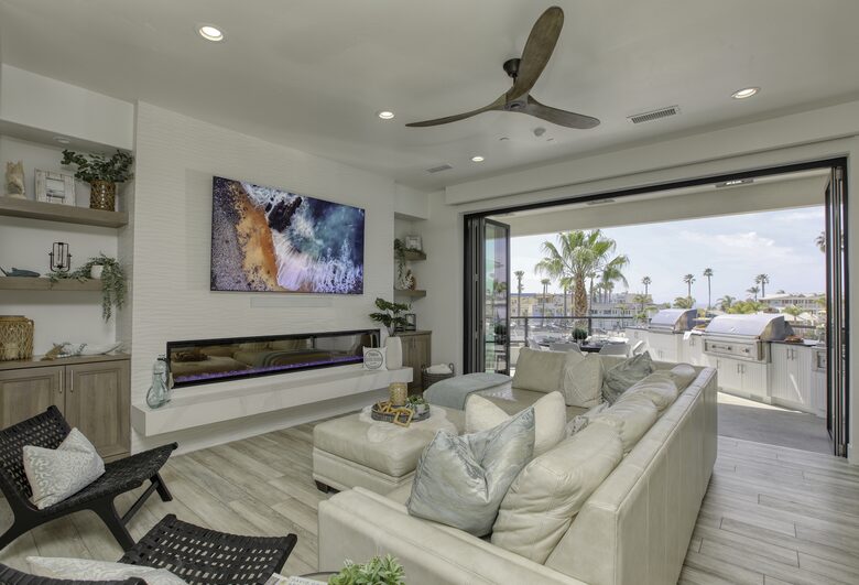Cobbo's Beach House | With hot tubs, views, and just steps to the beach! - Avila Beach, California