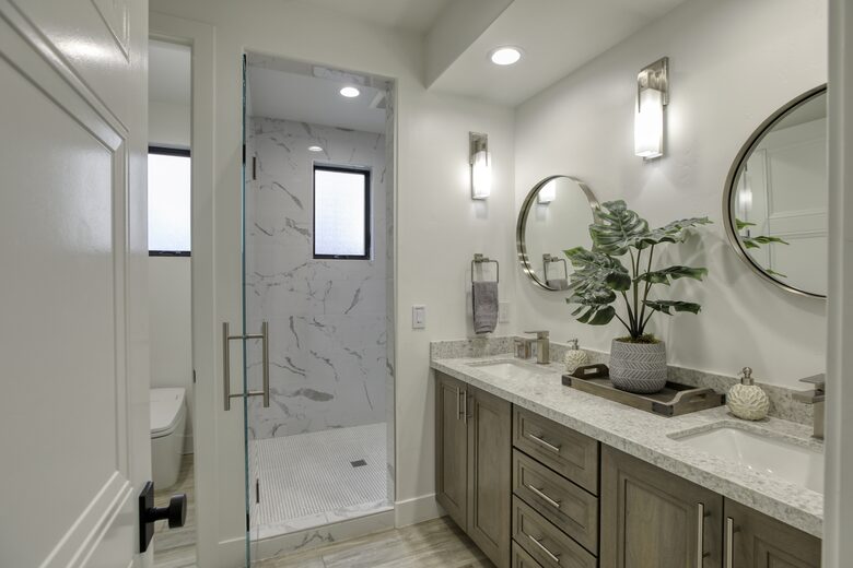 Cobbo's Beach House | With hot tubs, views, and just steps to the beach! - Avila Beach, California