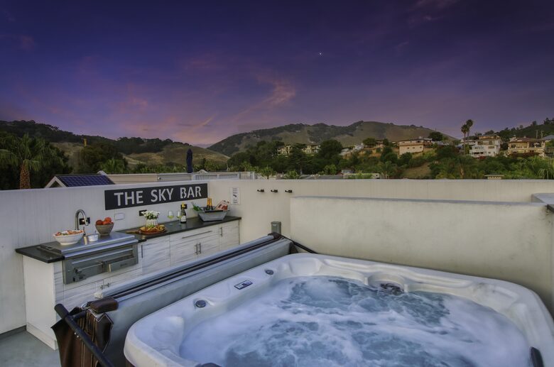 Cobbo's Beach House | With hot tubs, views, and just steps to the beach! - Avila Beach, California