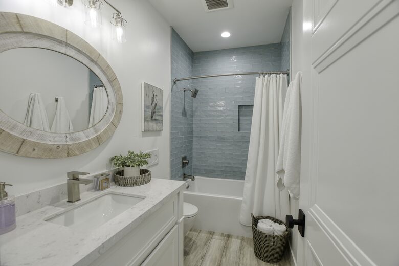 Cobbo's Beach House | With hot tubs, views, and just steps to the beach! - Avila Beach, California