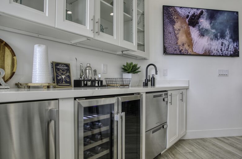 Cobbo's Beach House | With hot tubs, views, and just steps to the beach! - Avila Beach, California