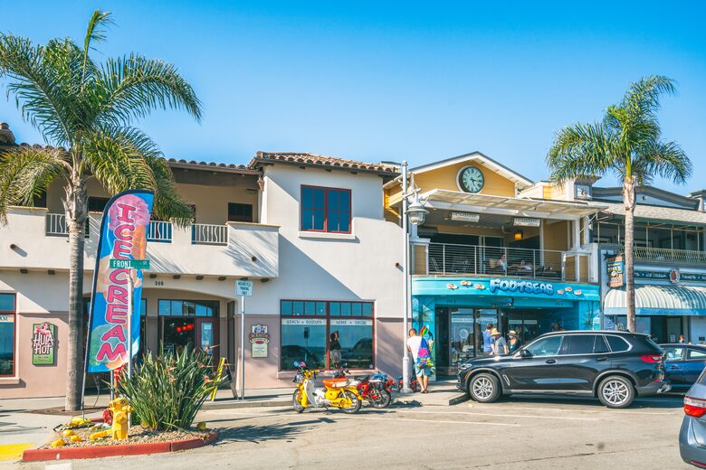 Cobbo's Beach House | With hot tubs, views, and just steps to the beach! - Avila Beach, California