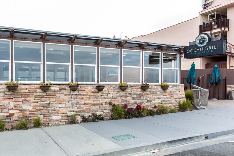 Cobbo's Beach House | With hot tubs, views, and just steps to the beach! - Avila Beach, California