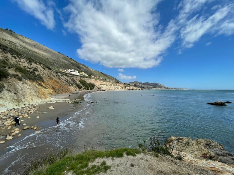 Cobbo's Beach House | With hot tubs, views, and just steps to the beach! - Avila Beach, California