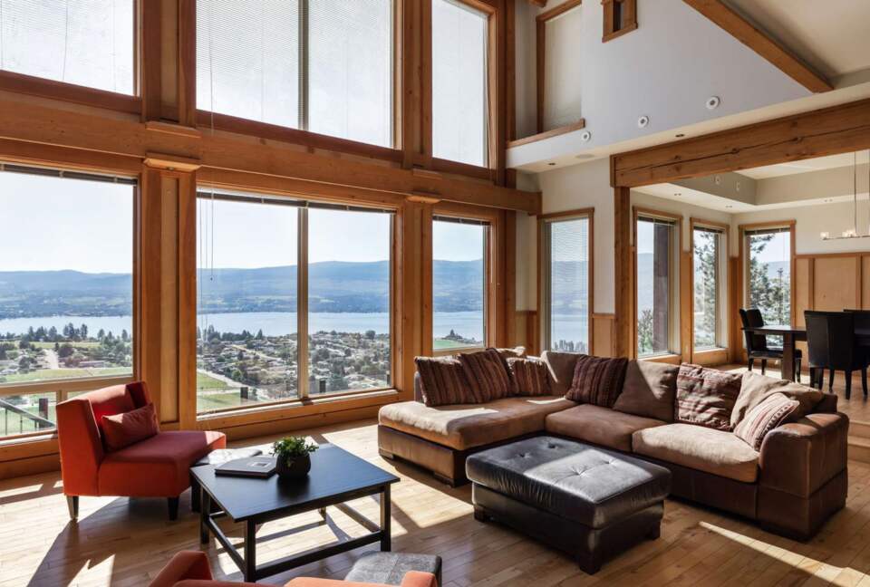 Wine Country Getaway with Sweeping Views of Okanagan Lake - West Kelowna, Canada