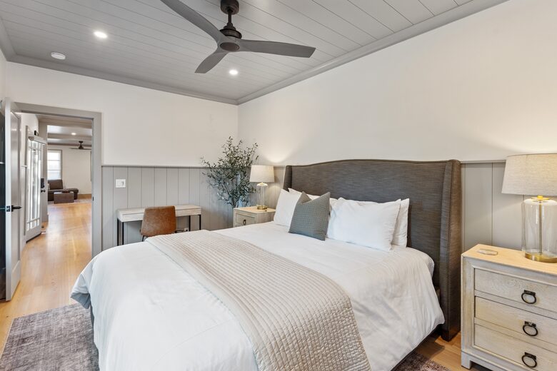 Modern Farmhouse 2 Blocks to Downtown Napa! - Napa, California
