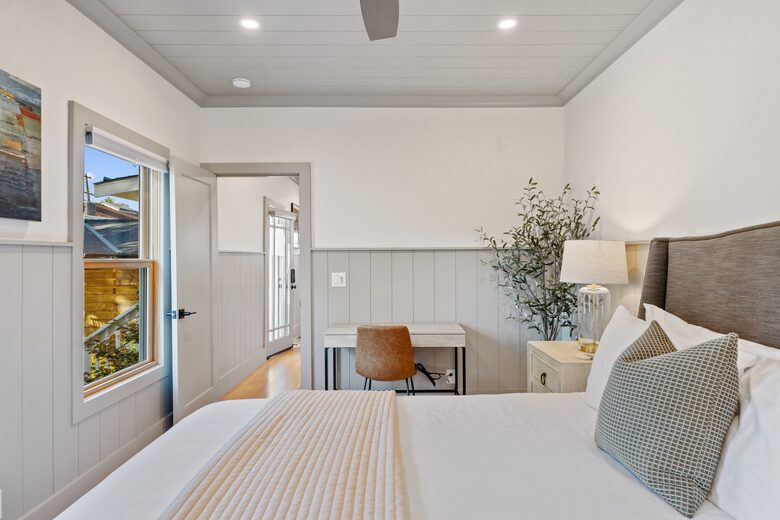 Modern Farmhouse 2 Blocks to Downtown Napa! - Napa, California