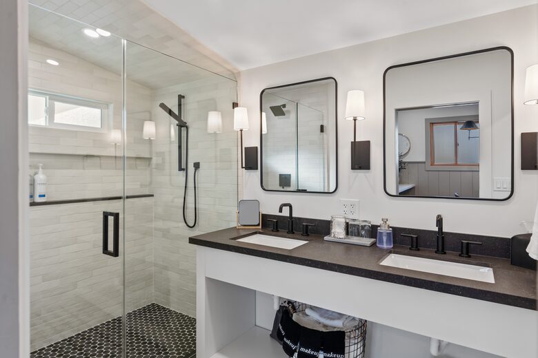 Modern Farmhouse 2 Blocks to Downtown Napa! - Napa, California