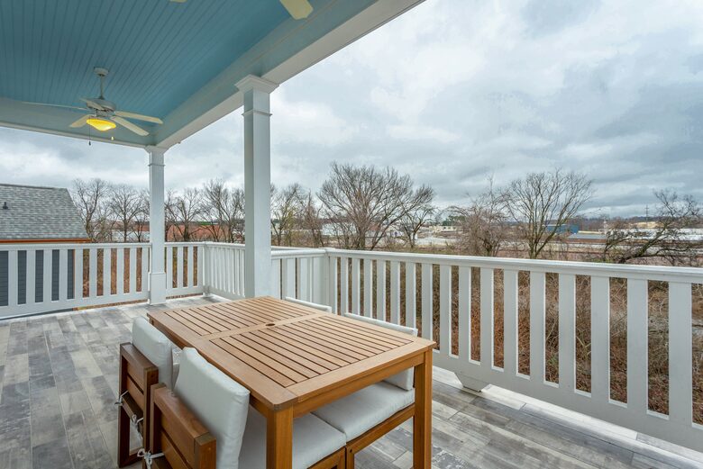 Tennessee Charmer - Chattanooga, Tennessee