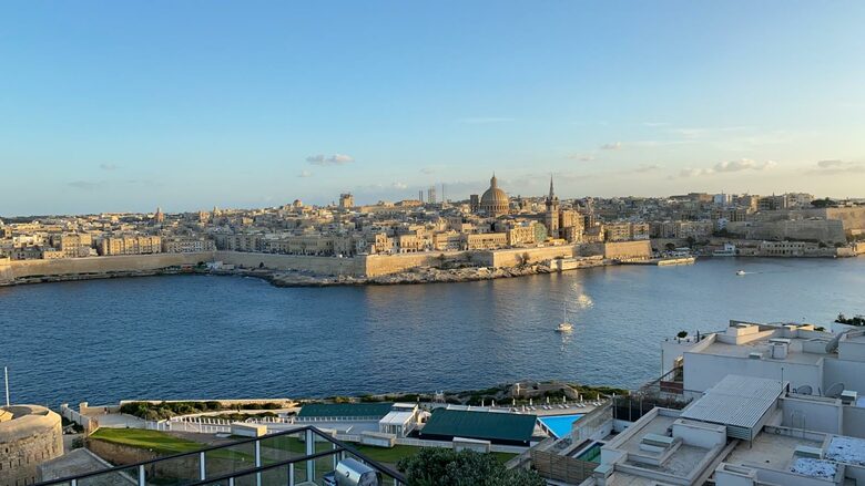 Luxury Seafront Penthouse with Private Pool & Breathtaking Panoramic Sea Views - Sliema, Malta