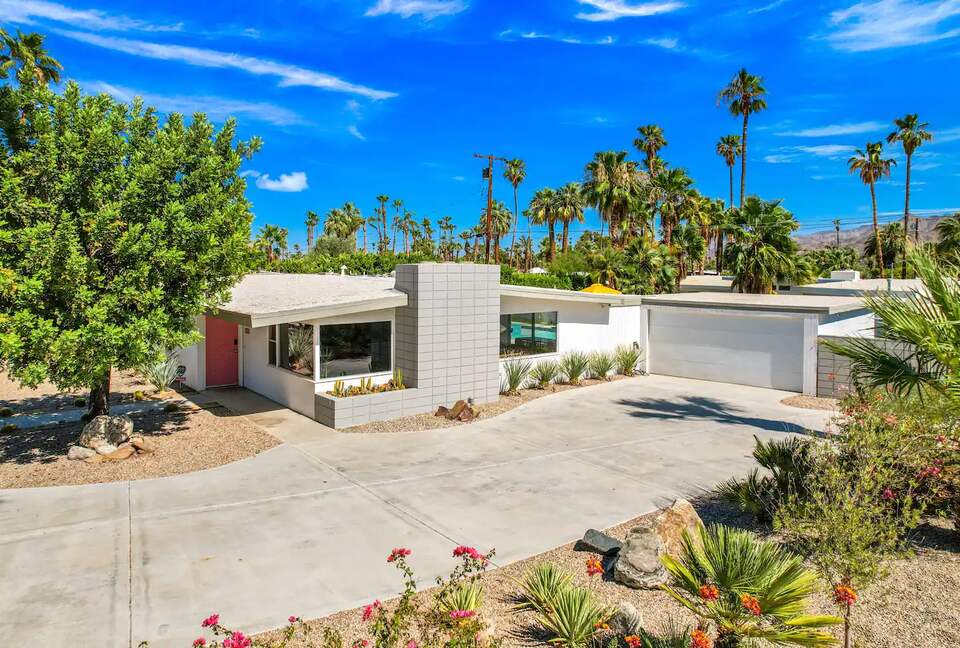 Mid Century Dream - Palm Springs, California
